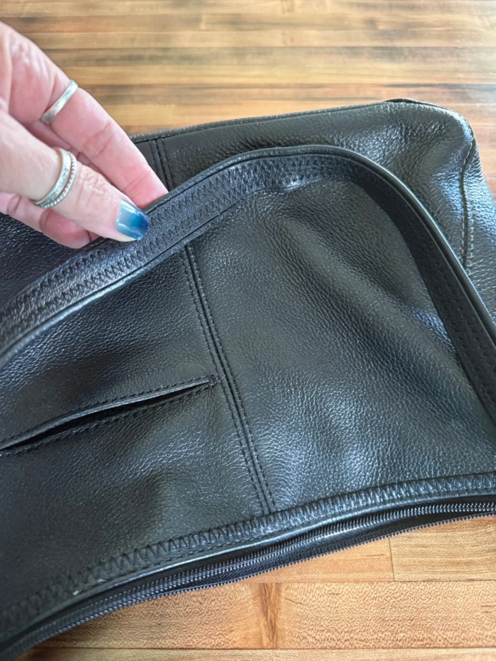 The Sak Black Leather Shoulder Bag with Gold Logo - Picture 4 of 4